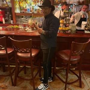 Meet your Posher, Javier